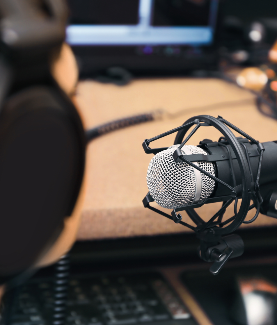 Microphone phòng thu Three C Studio